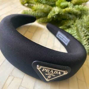 Headband a-la Prada